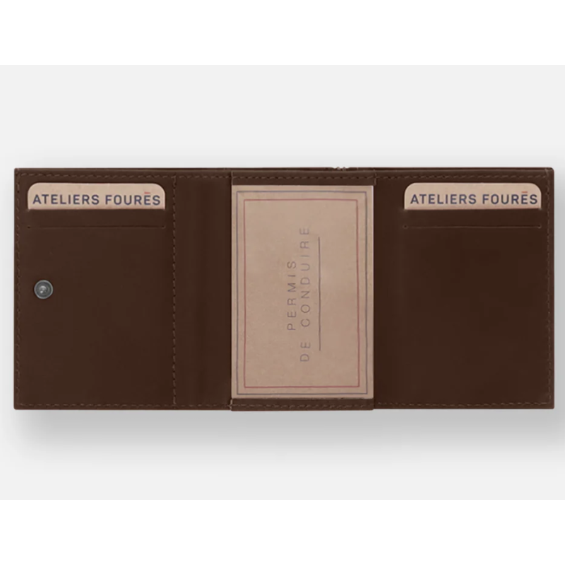 lamalleposte-atelier-foures-portefeuille-thasos-cognac-910x-1